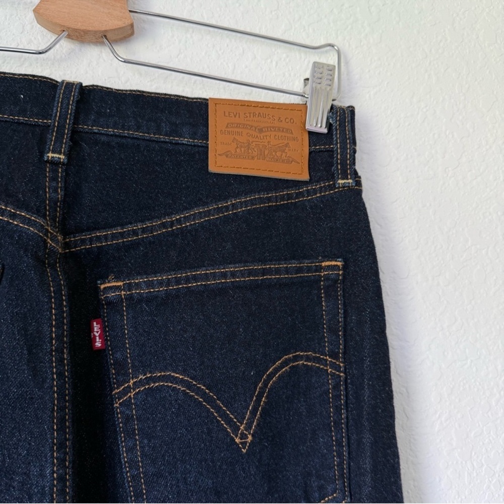 Levi’s Ribcage Full-Length Jeans in Small Course - Picture 9 of 16